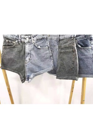 PANTALONI SCURTE DIN DENIM 